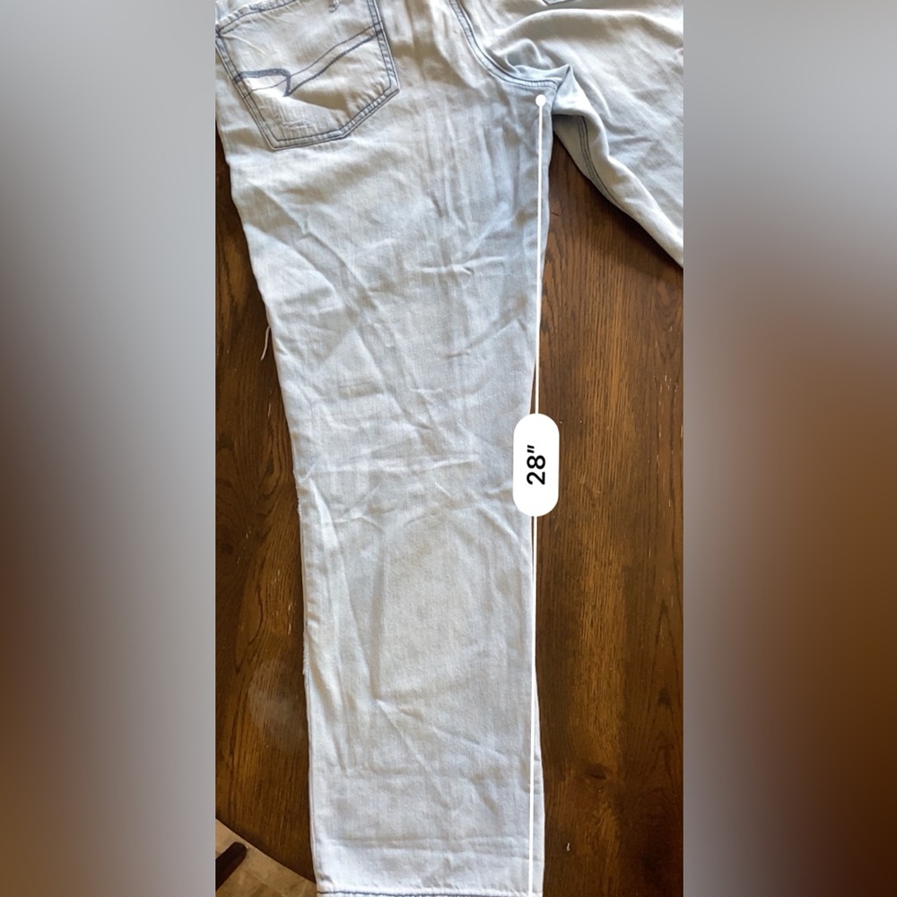 American Eagle Distressed Jeans - Picture 5 of 6